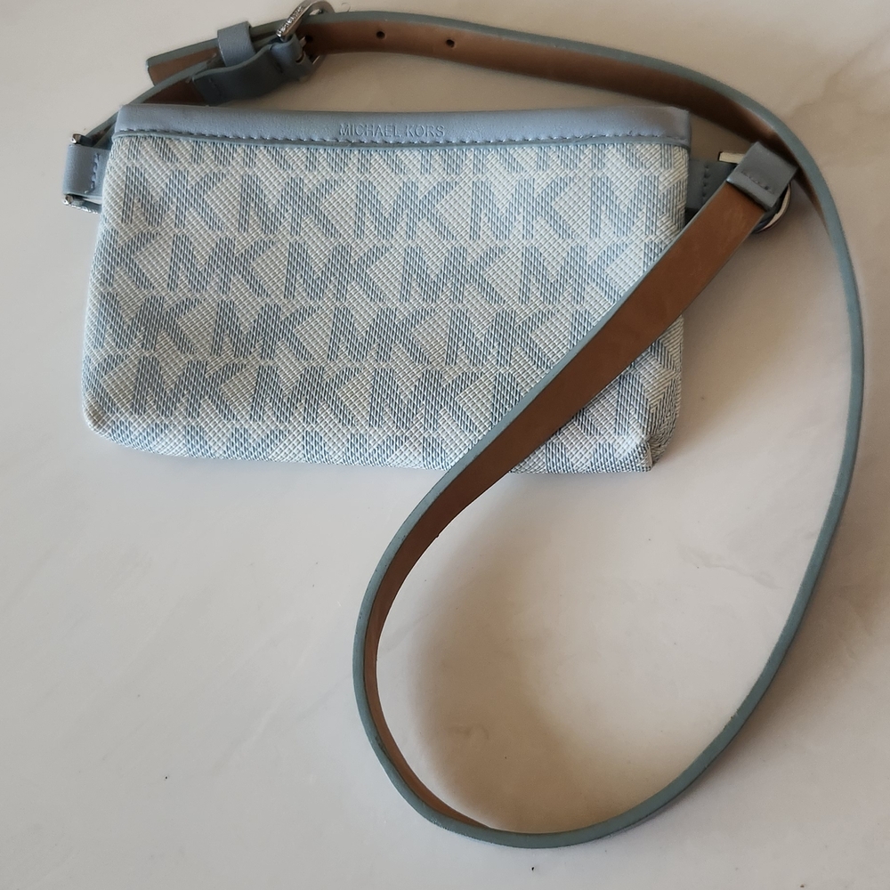Michael Kors Blue and Tan Crossbody Bag - Picture 2 of 6